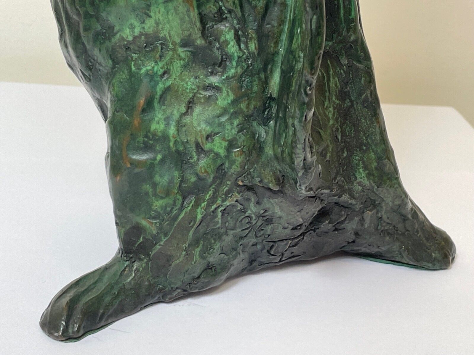 Gepatineerd bronzen beeldje van een pinguïn photo buy