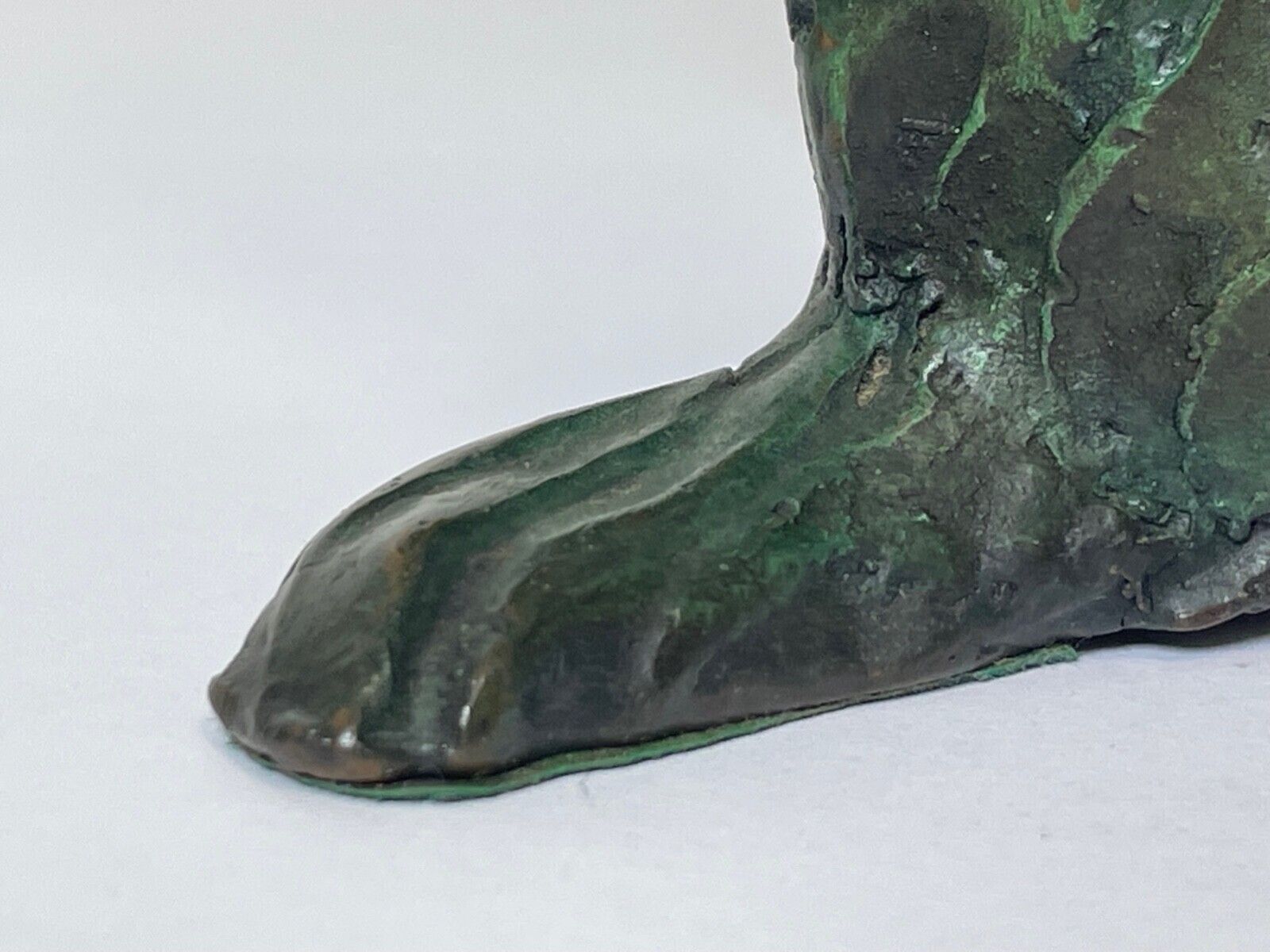 photo vintage Gepatineerd bronzen beeldje van een pinguïn