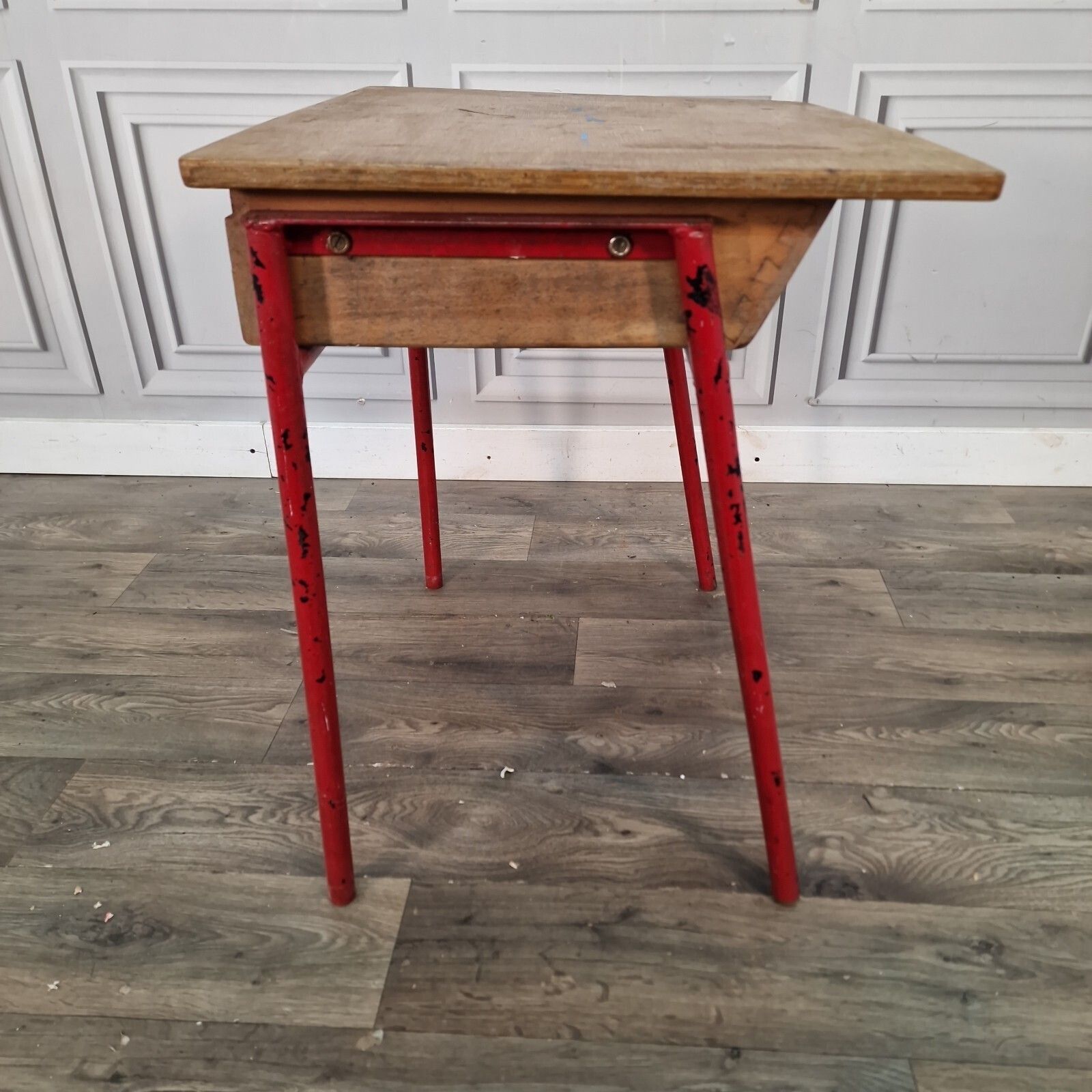 photo vintage Vintage Childs School Desk   Lift Up Storage Writing Table   Wooden   Retro Mcm