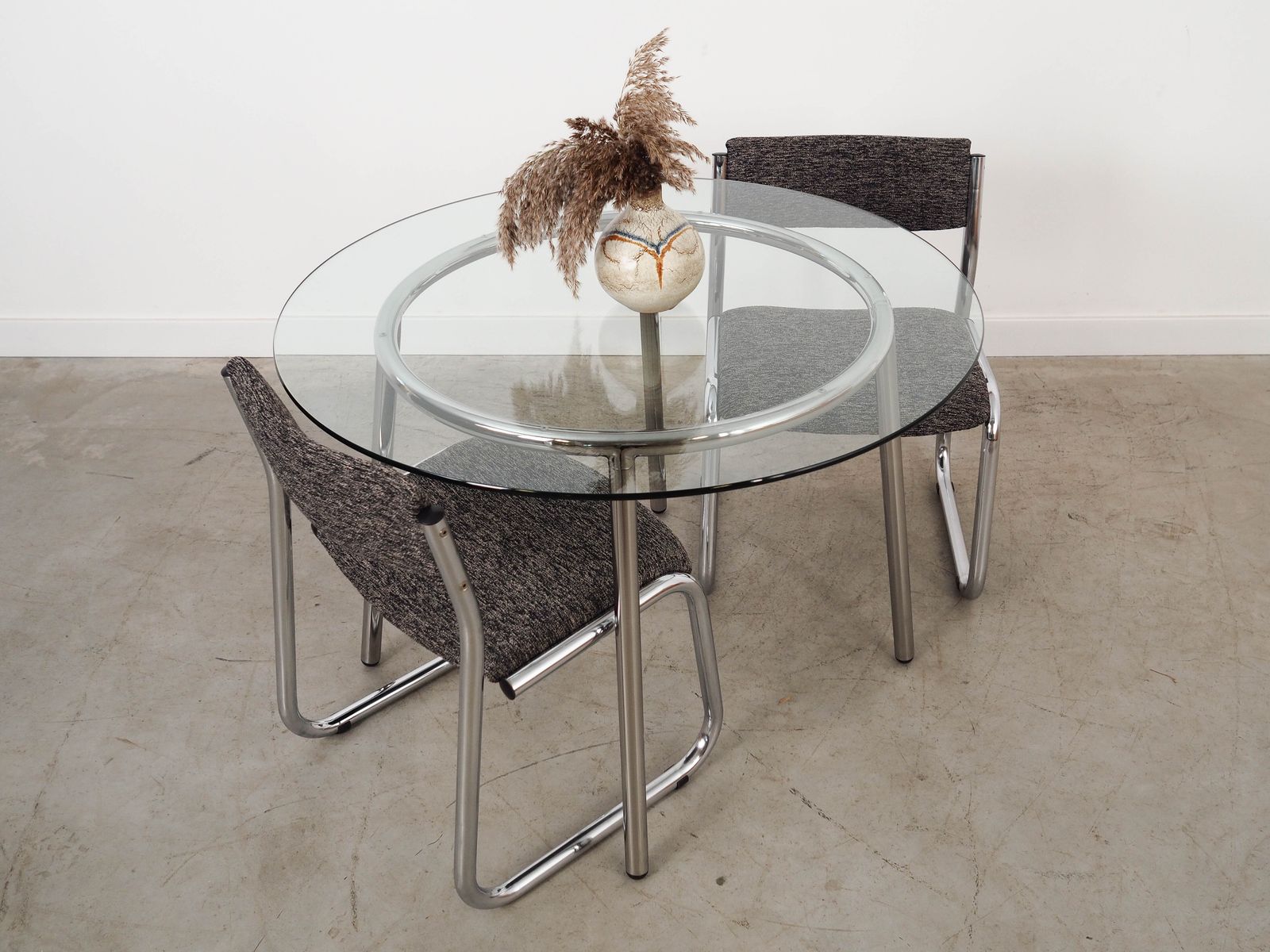 Salmi glazen tafel, Scandinavisch design, ontwerpers: Carl Öjerstam & Magnus Elebäck, geproduceerd door Ikea photo Meubels