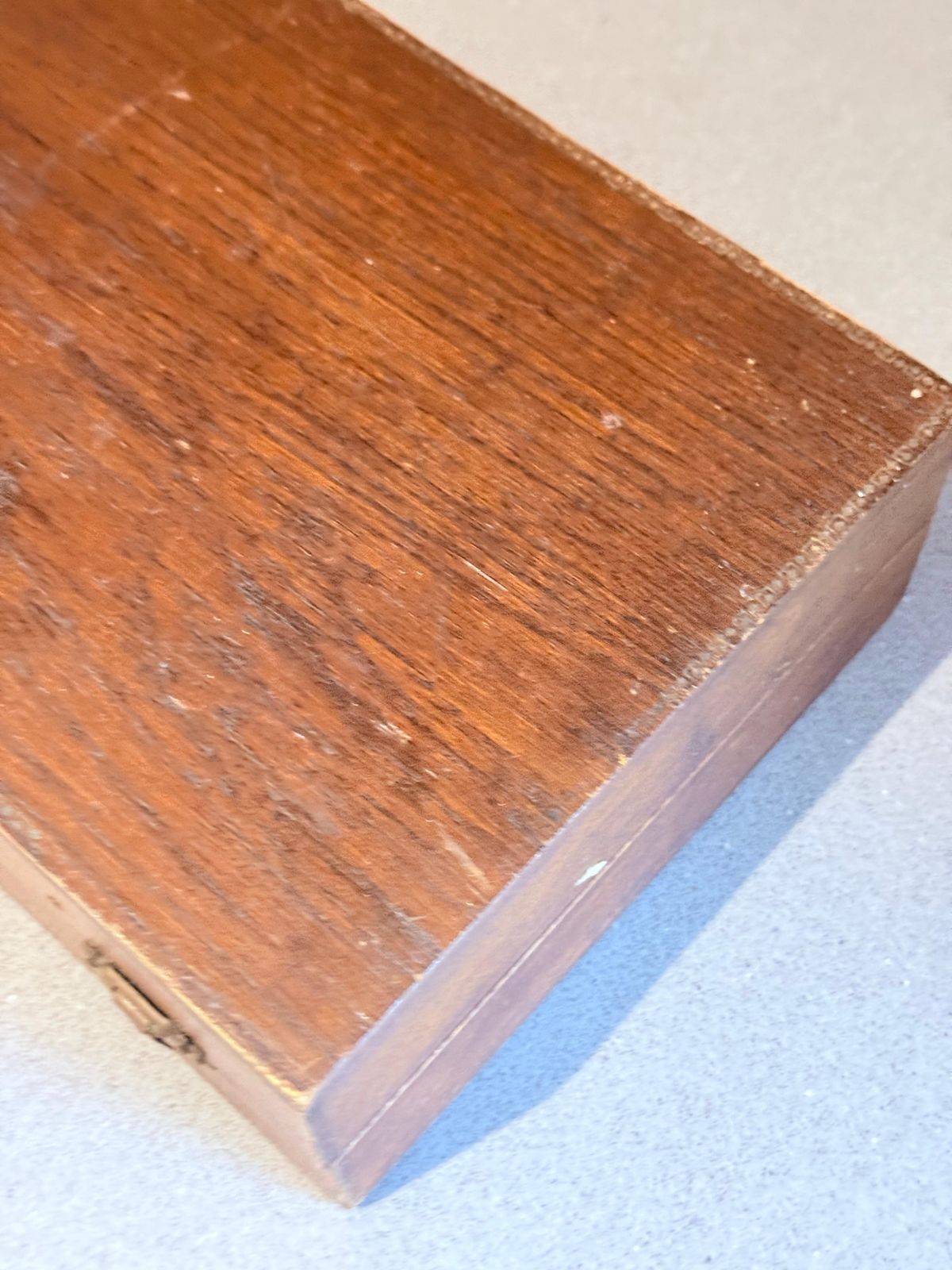 photo furniture Verzilverd Visbestek met Imitatie-ivoren Handvatten, Antieke Doos