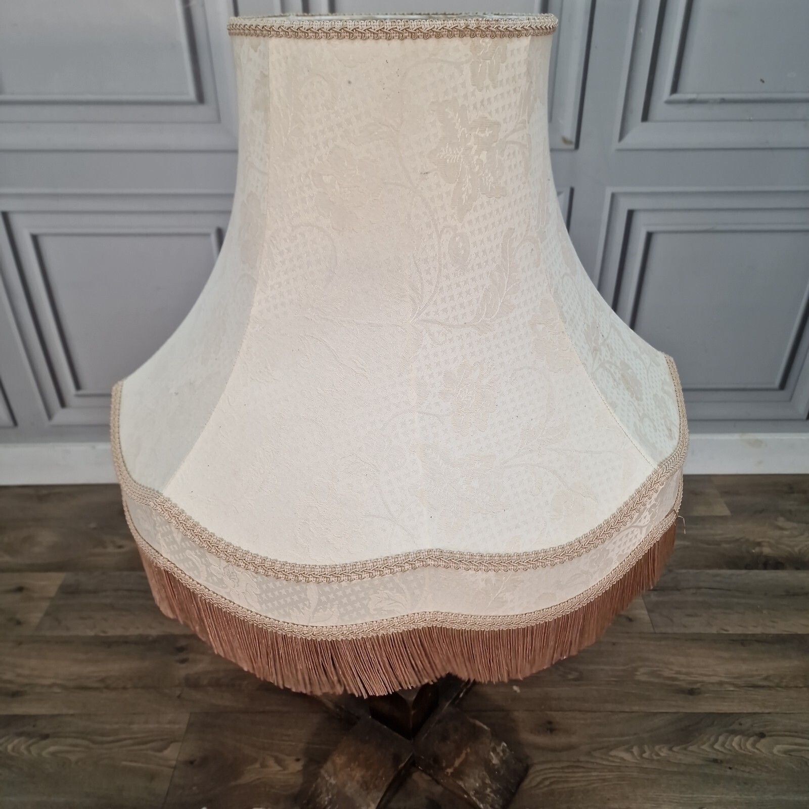 photo vintage Vintage Large Lampshade   Fringe Trim Fabric Standard Lamp Light Shade   Retro