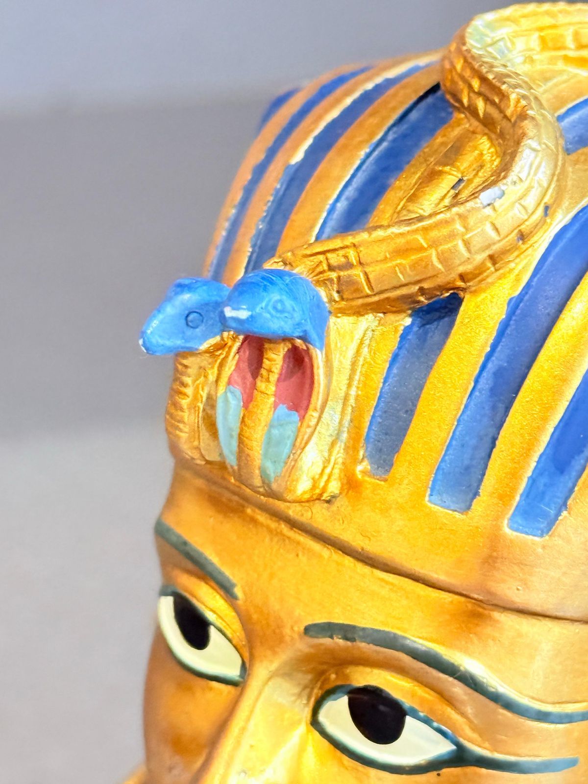 photo vinterior Egyptian Pharaoh Tutankhamun Bust Sculpture, Decorative Ancient Egyptian Revival