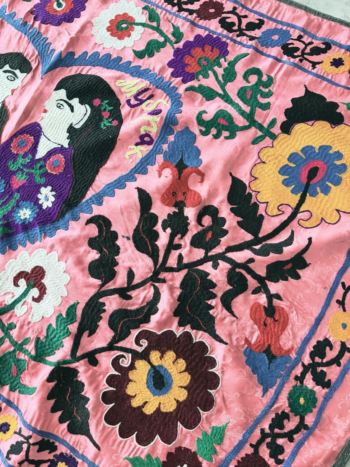 Aziatische Suzani Beddensprei, Decoratief Textiel 125 x 190 cm photo Textiel
