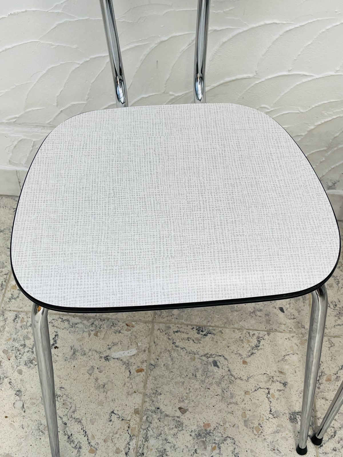 Set van twee vintage stoelen in grijs en chroom Formica photo vinterior