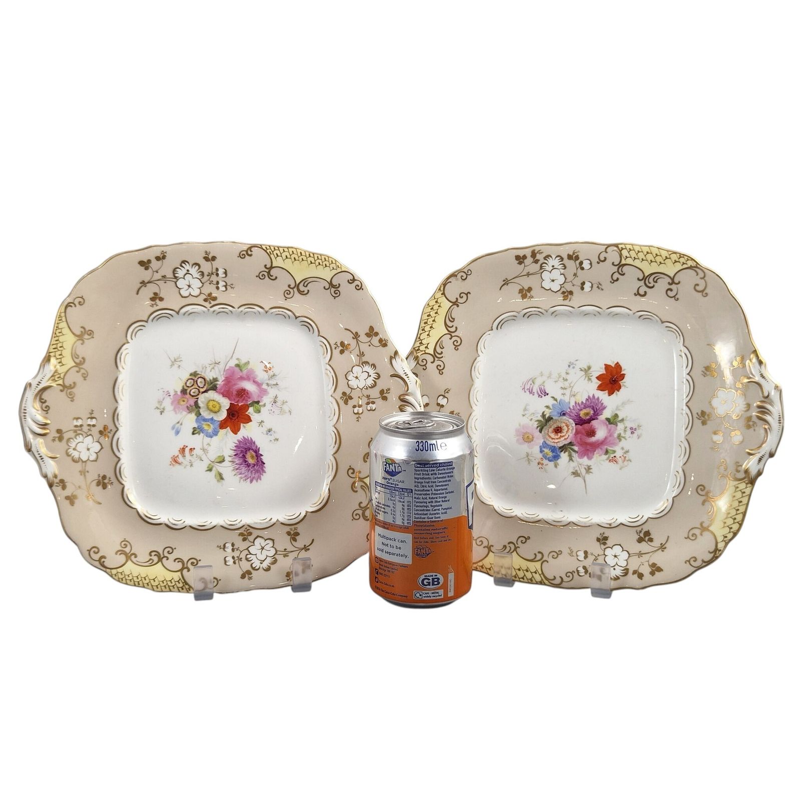 photo furniture Coalport Rococo Revival Floral Dessert Dishes Toegeschreven aan Jabez Aston