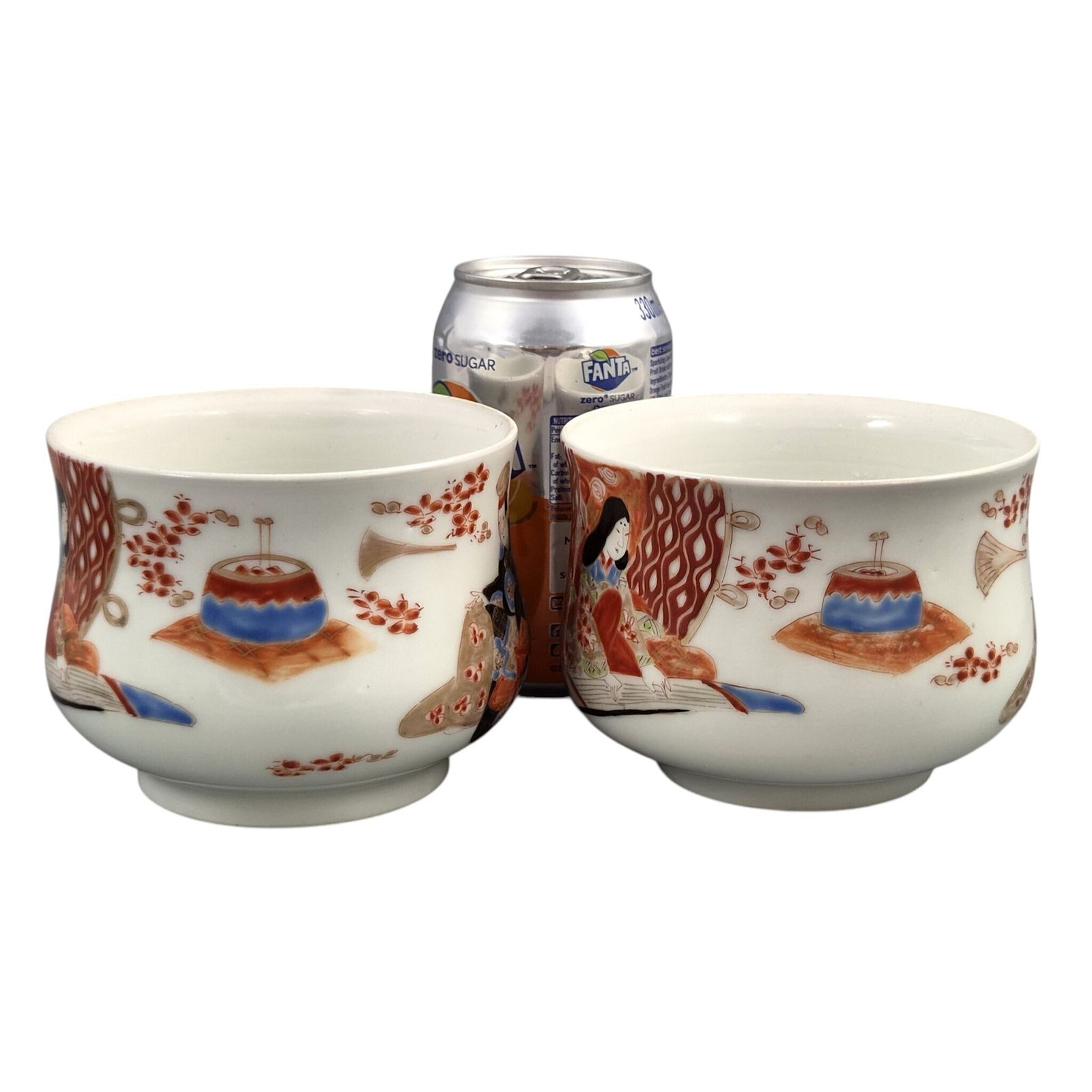 photo furniture Japanse Imari Sencha Theekopjes door Gyokushi van het Ginshōtei Studio, ca. 1890