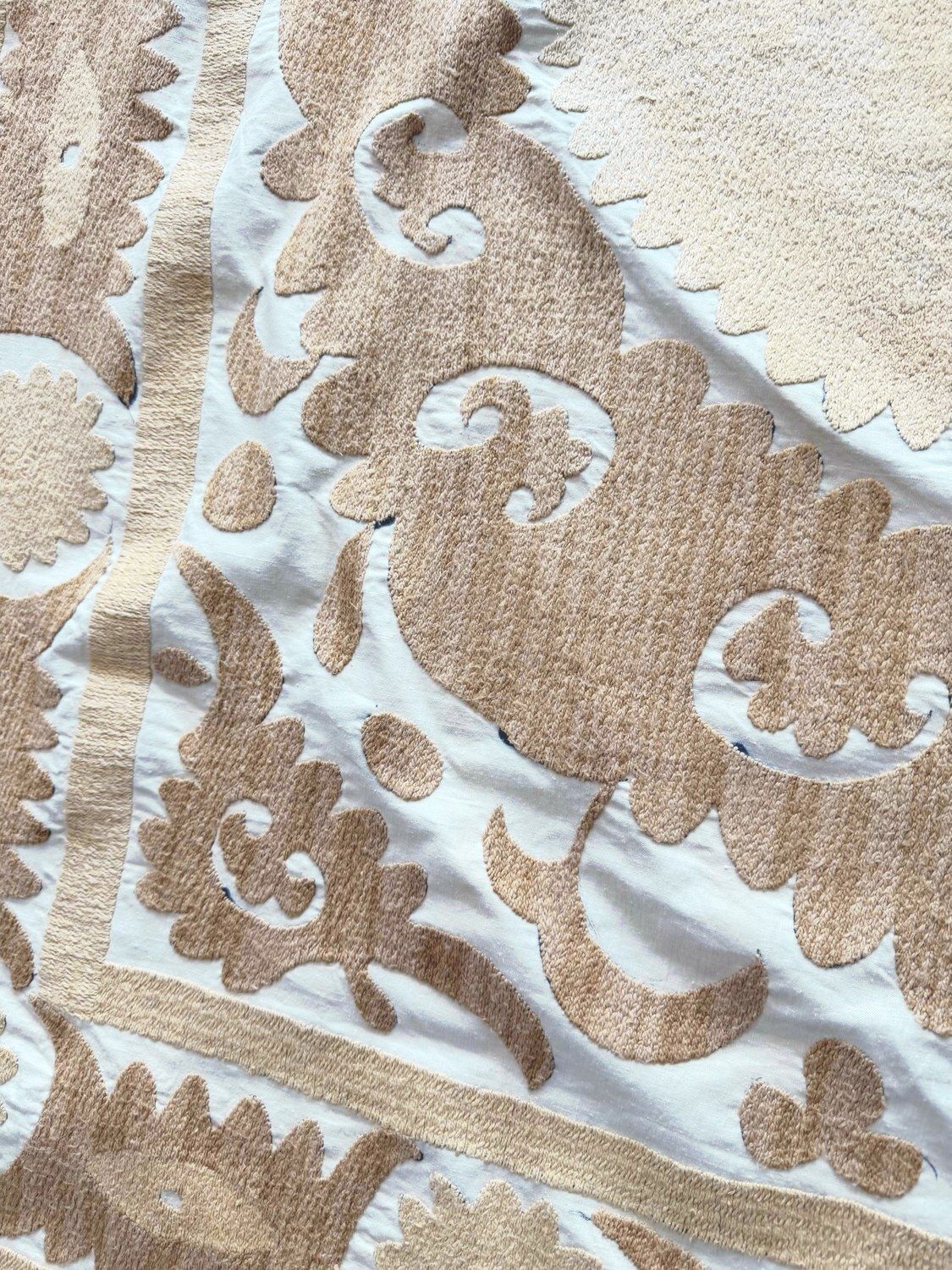 Suzani tribal, broderie faite main, 122 x 135 cm photo vinterior