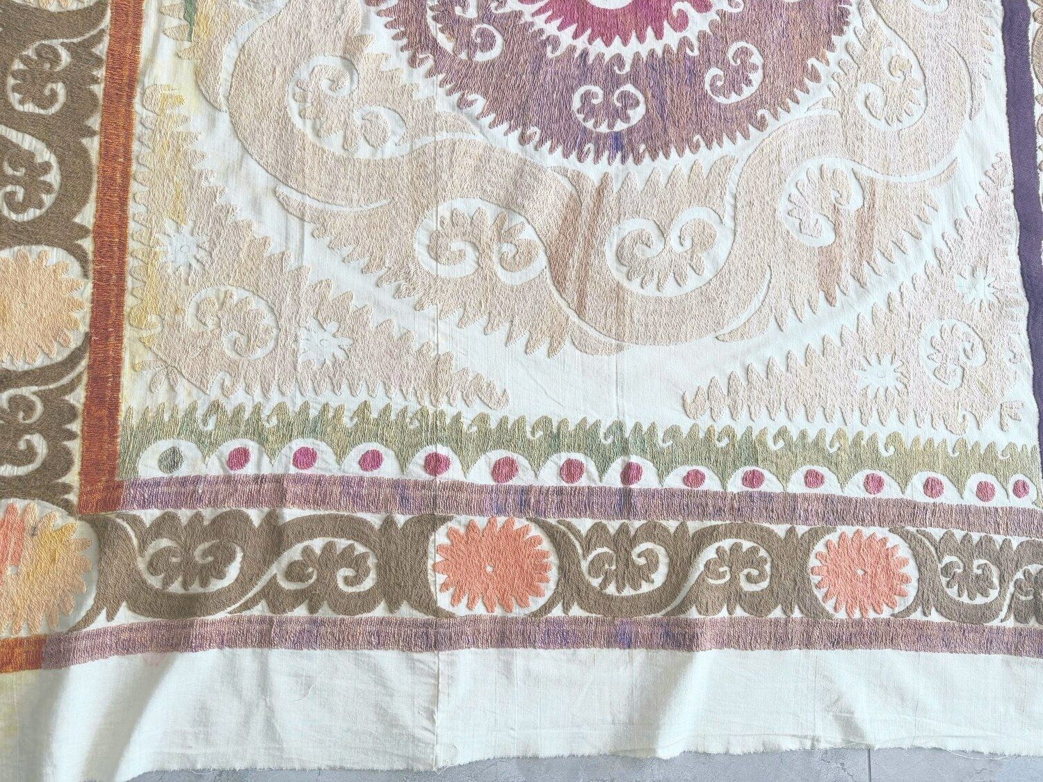 photo furniture Suzani Tribal Textile   Decorative Vintage Embroidery, 126 X 150 Cm