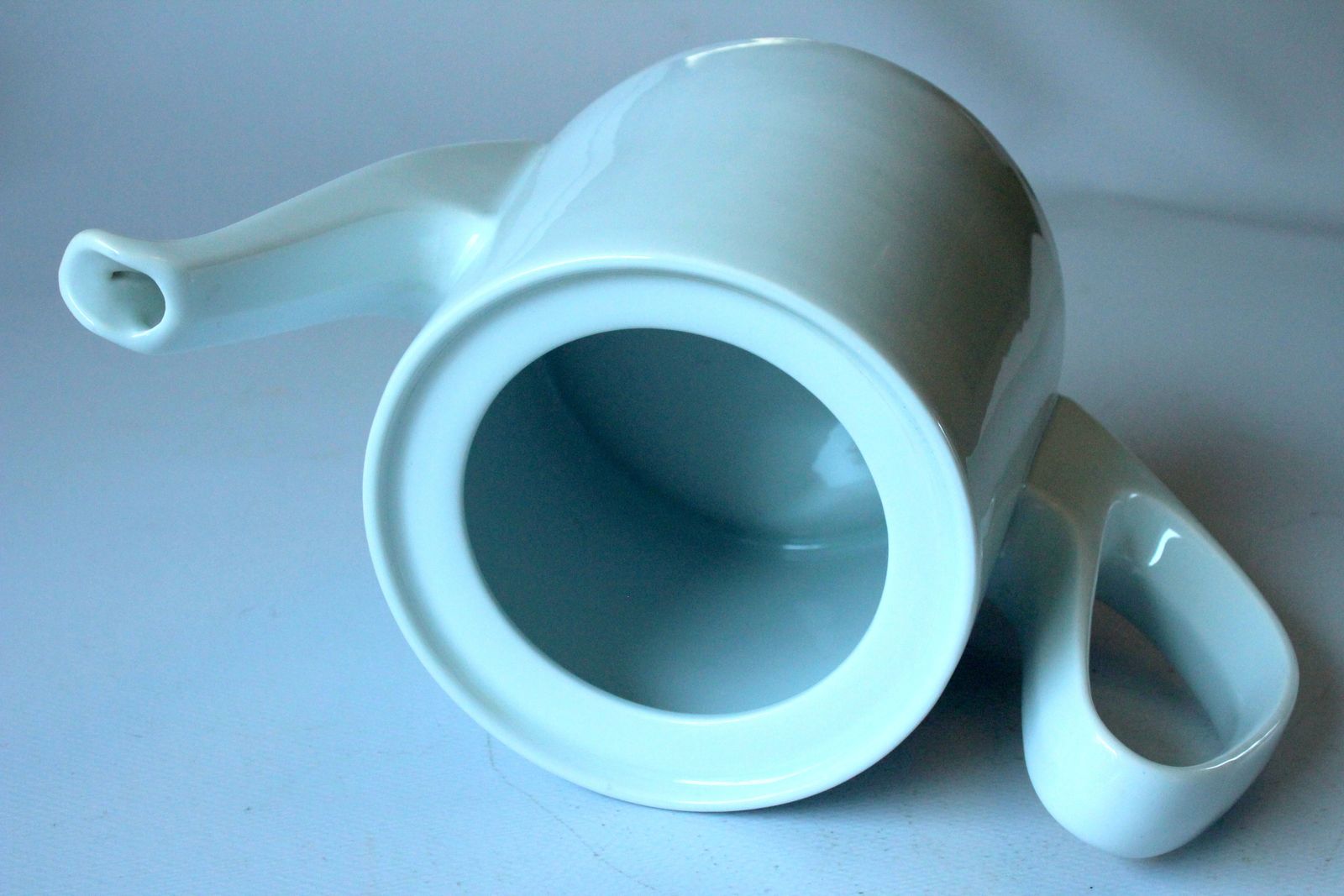 photo for sale Antiek porseleinen theepot van Bauscher/Weiden, jaren 1930, met geïsoleerde metalen warmhoudkap