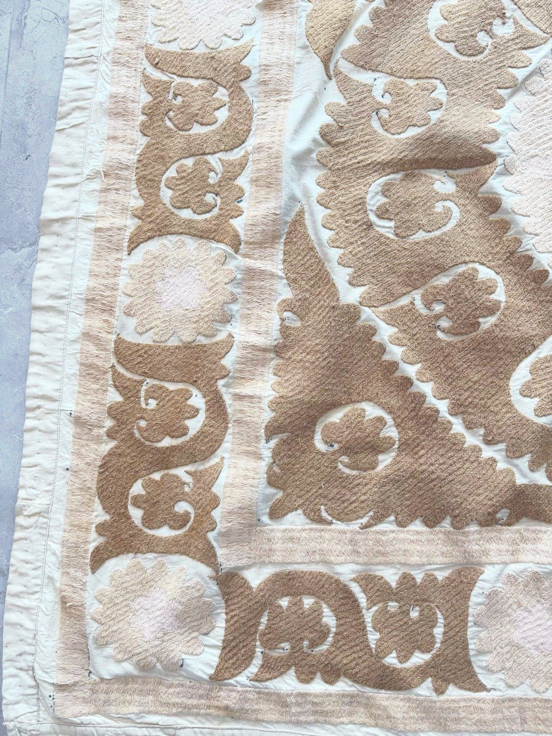 Décoration murale Suzani brodée Boho terracotta, 127 x 145 cm photo Textiles