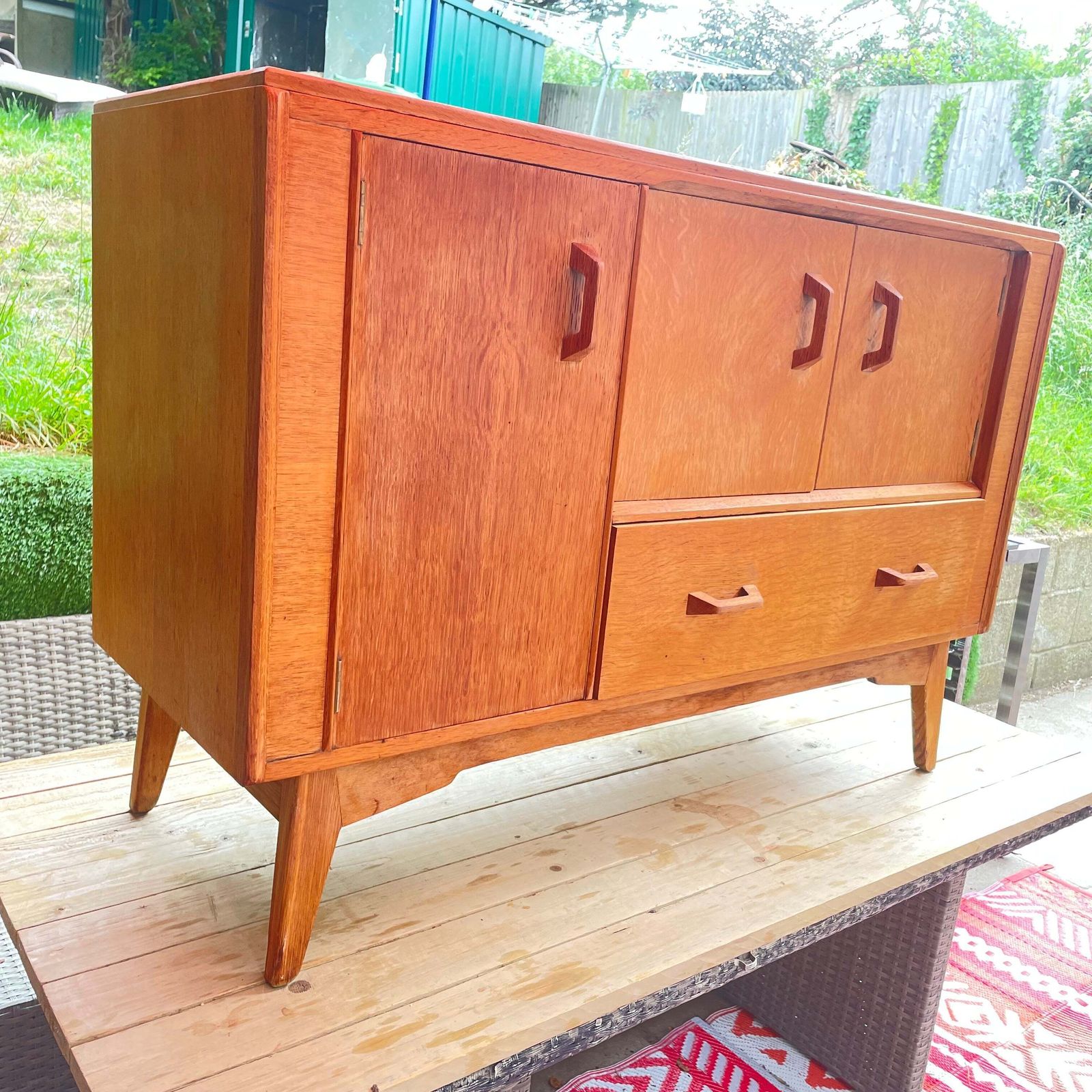 photo vintage Mid Century G Plan Brandon Oak Sideboard