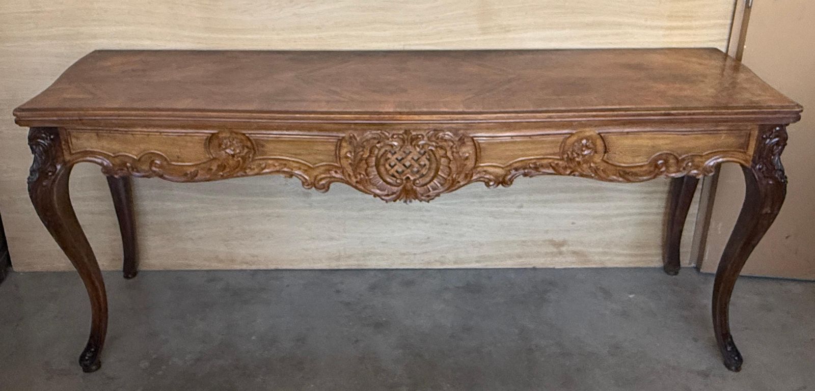 Console convertible de style Louis XV en bois sculpté à la main photo for sale