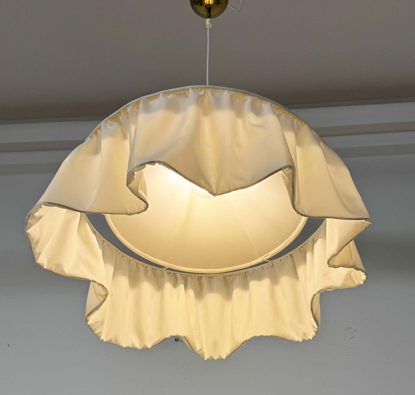 Zeldzame Josef Frank crèmekleurige zijden hanglamp, ca. jaren 1950 photo furniture