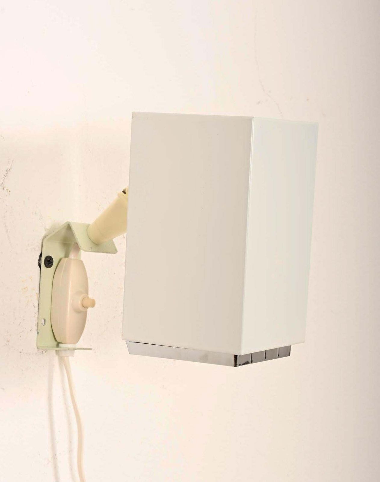 Een paar witte Hans Agne Jakobsson wandlampen "Kuben" – Elidus model 7078 photo buy