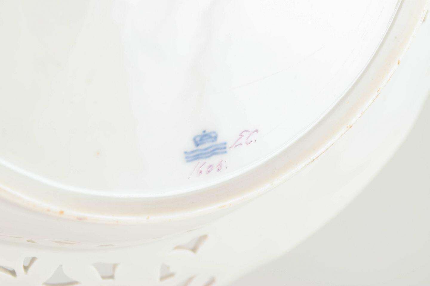Assiette creuse en porcelaine à motif floral Royal Copenhagen, début du XXe siècle photo Décoration