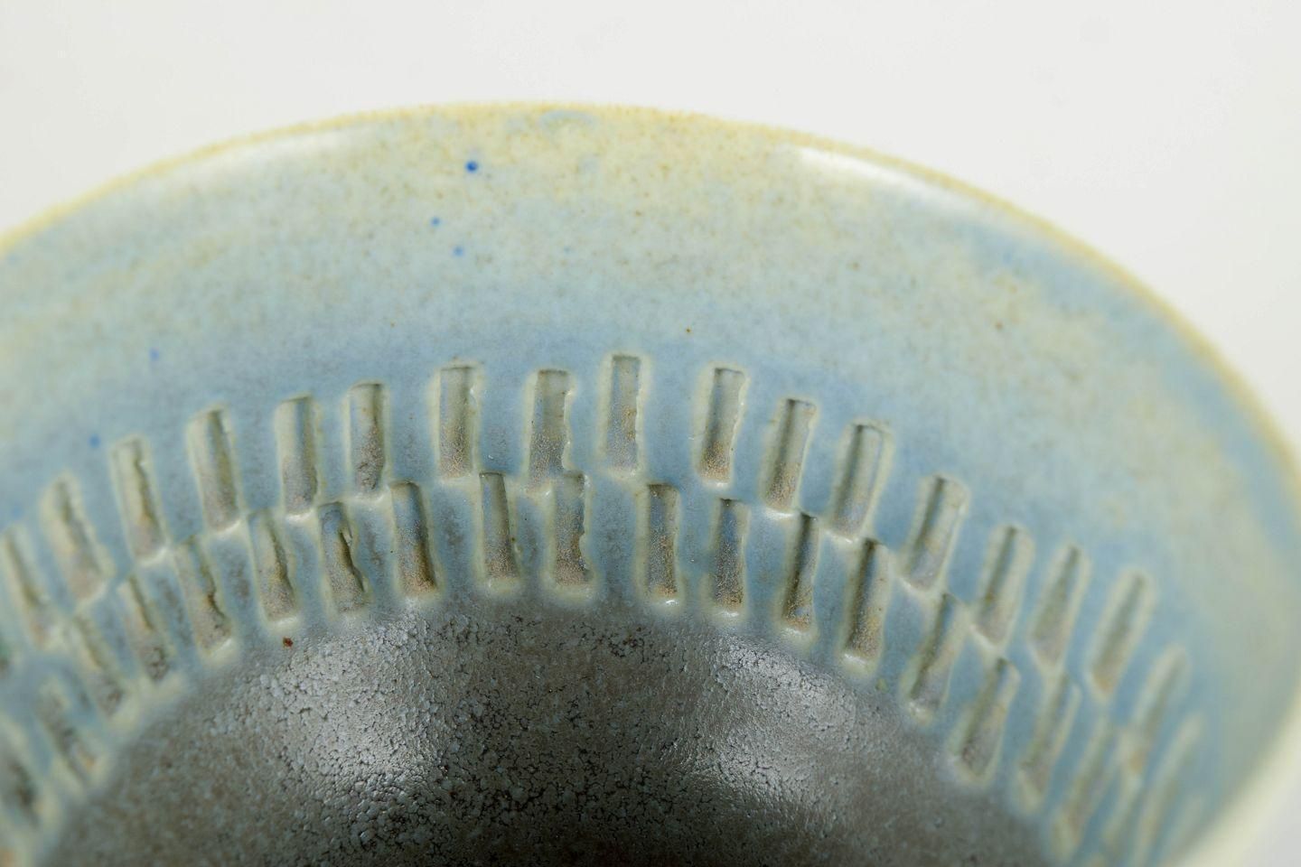 Bol miniature en céramique, potier de studio scandinave, peut-être Gustavsberg, années 1960. photo for sale
