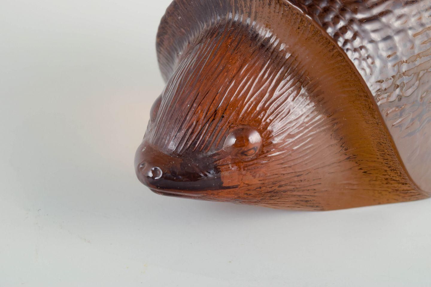 Figurine de hérisson en verre ambré, Paul Hoff pour Kosta Boda / WMF. photo for sale