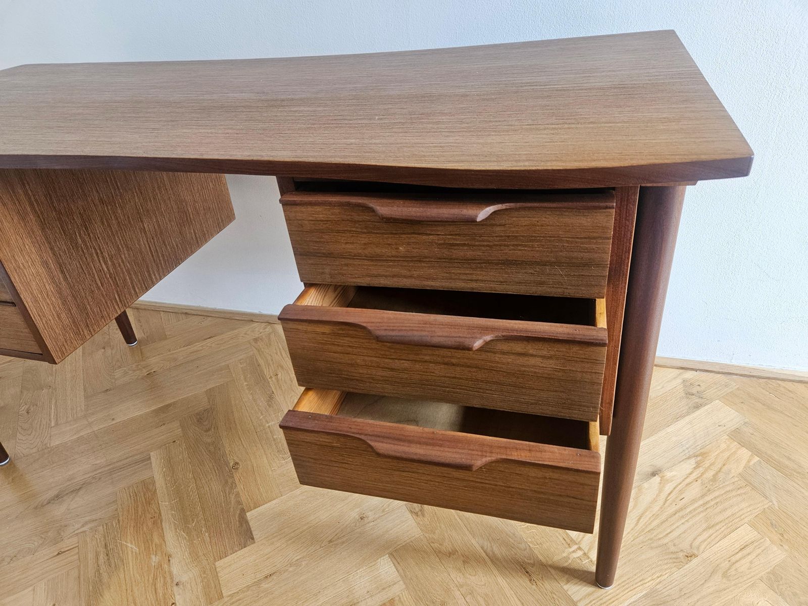 photo for sale Bureau en teck mid-century, Danemark, années 1960