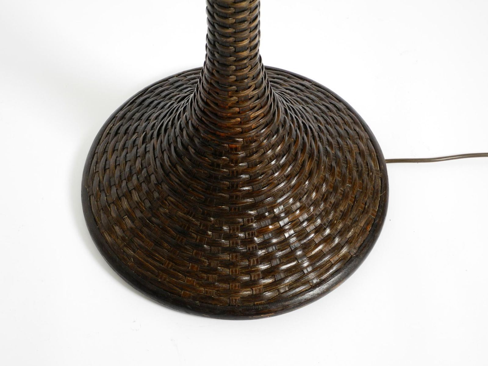 photo buy Xxl 70s Pop Art Floor Lamp With A Dark Brown Wicker Frame And A Plexiglass Shade