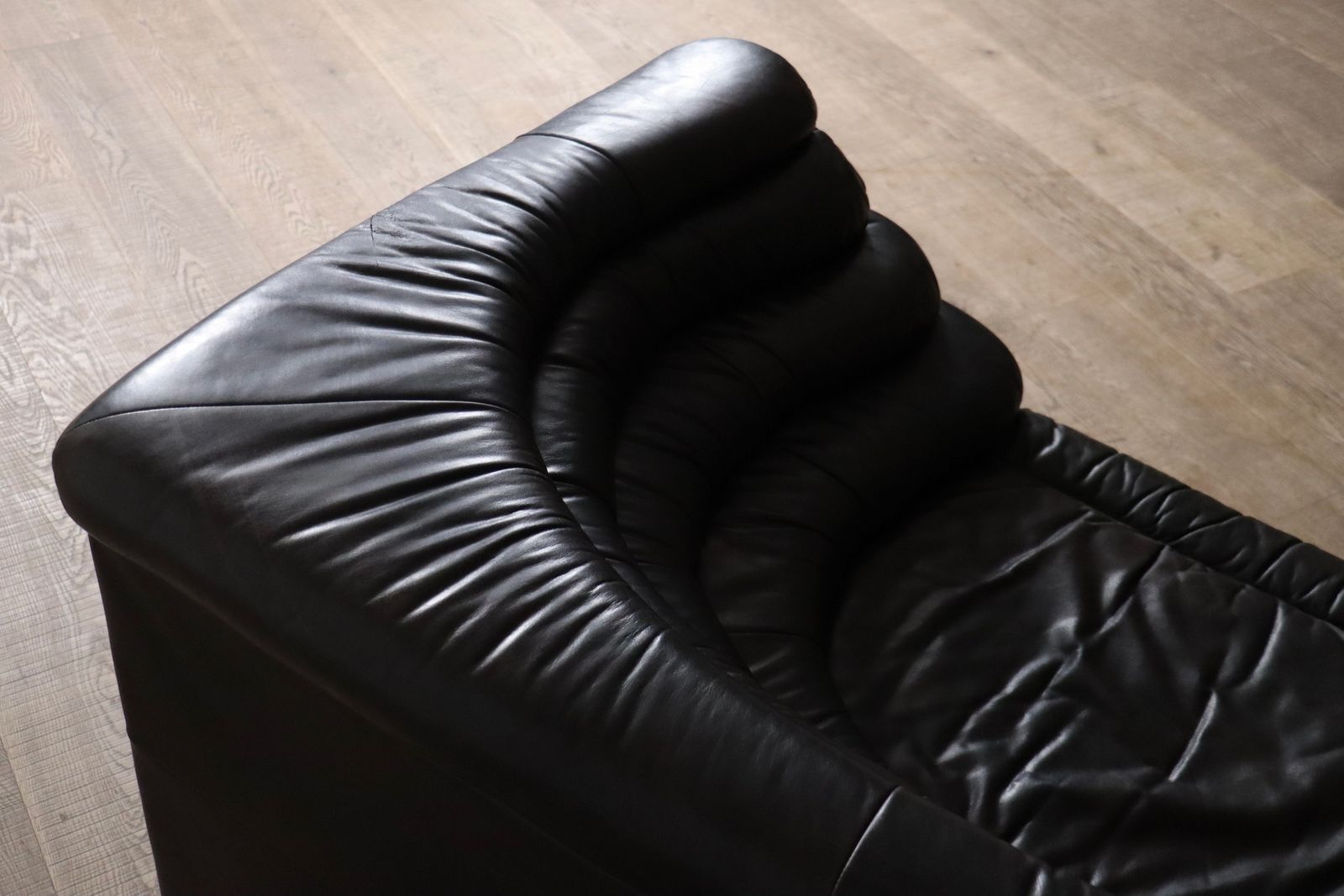 photo furniture Ubald Klug DS-1025 Terrazza Sofa voor De Sede Zwitserland jaren 1970