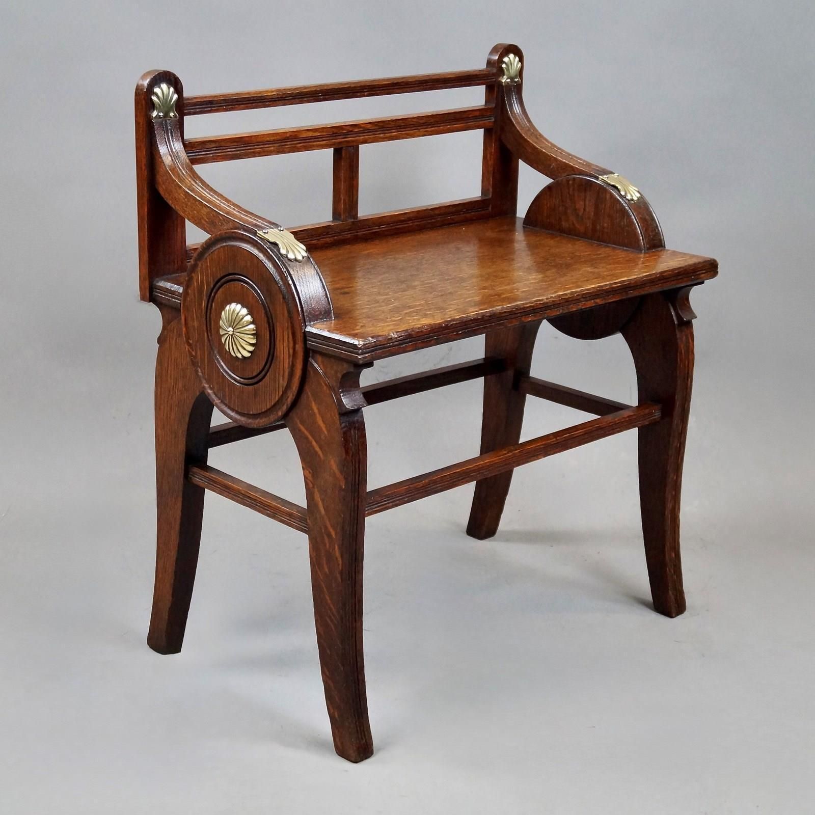 Een Eiken en Messing Gemonteerde Halbank van James Shoolbred & Co. photo Meubels