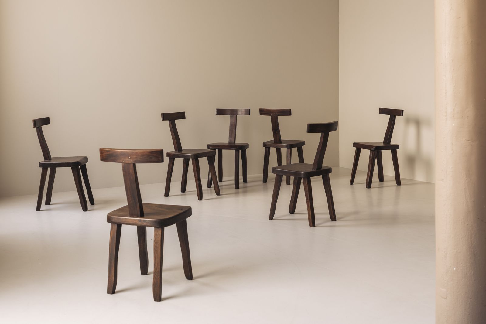 Large Set Of 8 Brutalist Wooden T Chairs By Aranjou, France 1960s.