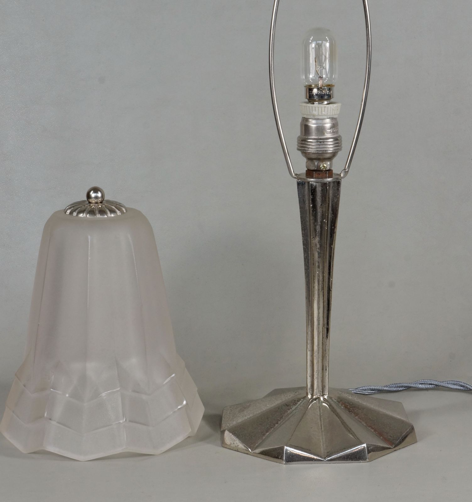 photo for sale Franse art deco lamp ca. 1930 by Degue