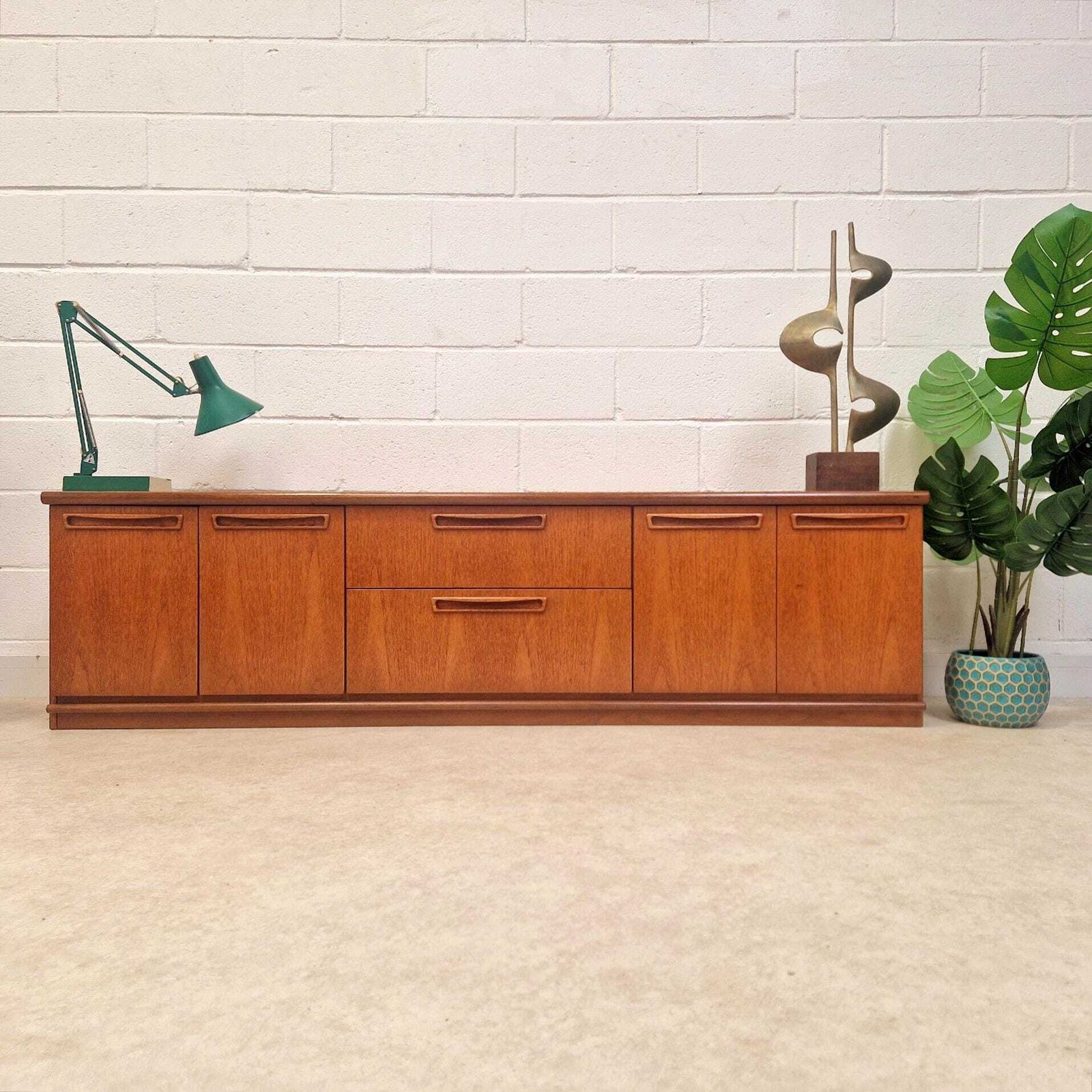Meredew Vintage Mid Century Danish Design Medium Teak Long Sideboard Buffet Credenza Pg225