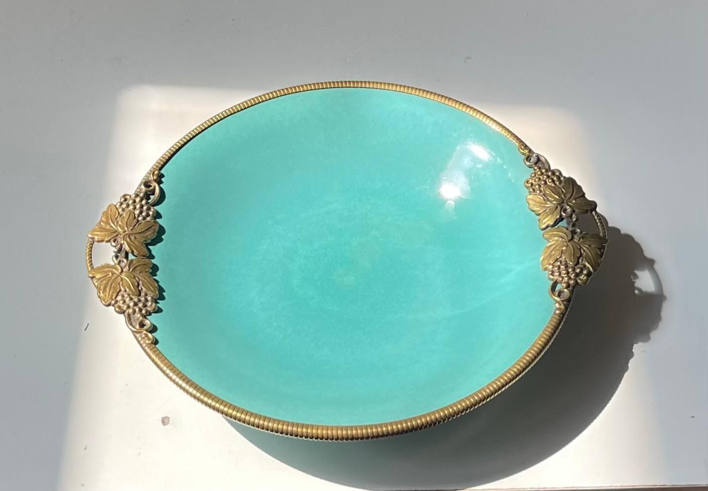 photo furniture Plat en céramique Art déco Christian Jensen en glaçure vert turquoise et bronze, années 1930