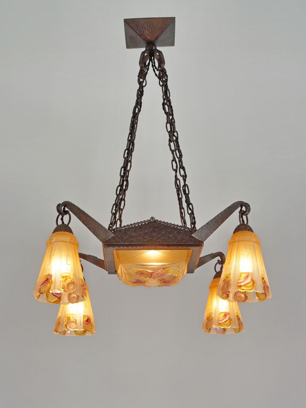 Franse art deco hanglamp uit 1925 door Marcel Vasseur & EJG photo furniture