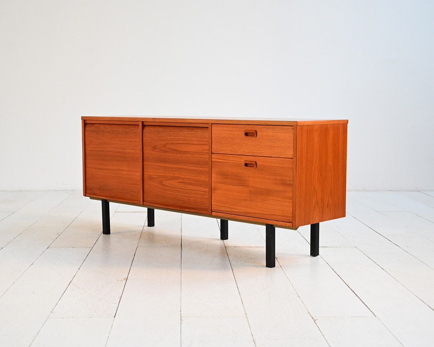 Scandinavisch teakhouten dressoir, jaren 1960
