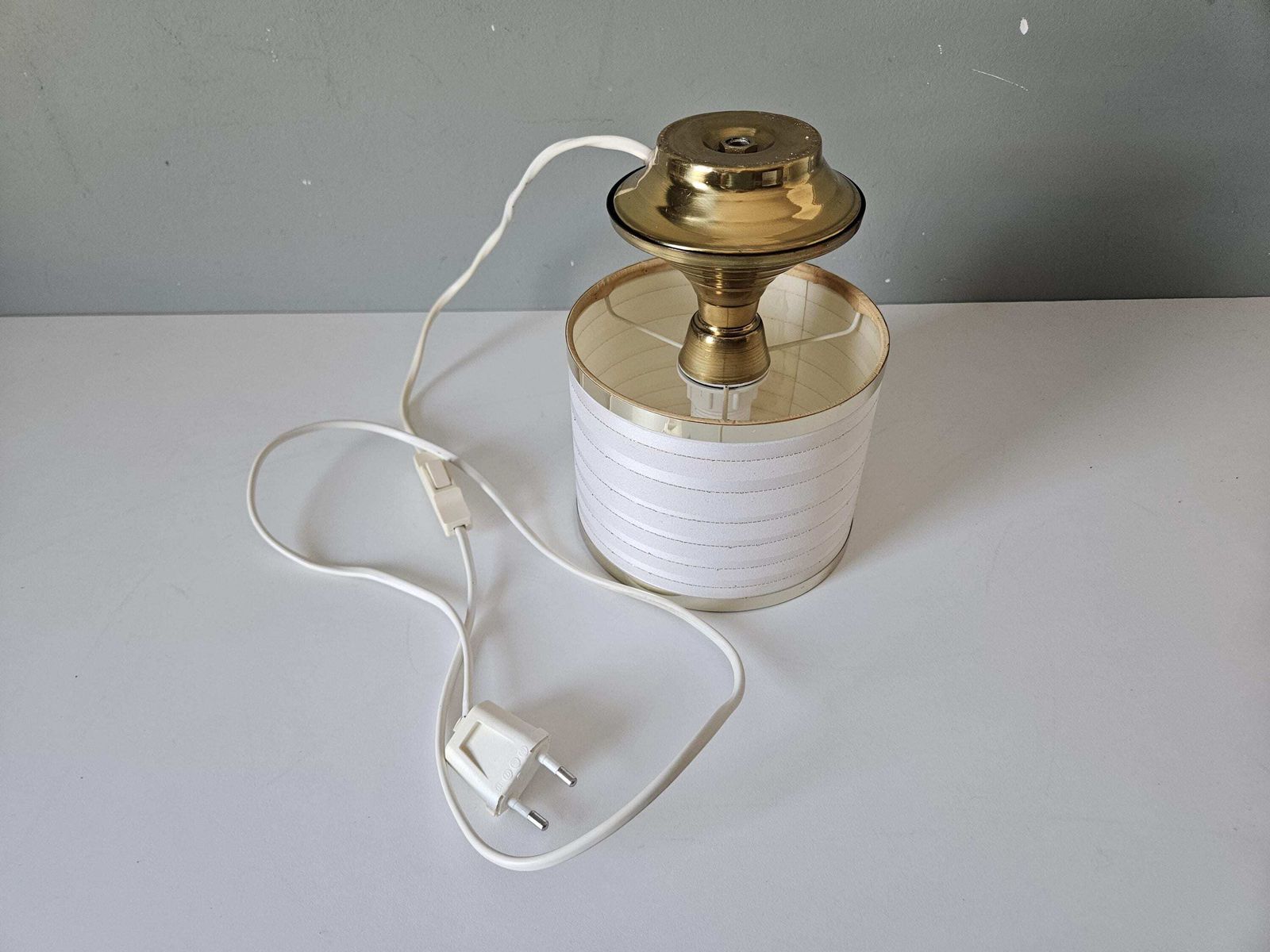 Set Of 2 Vintage Brass Table Lamps – Mid Century Bedside Lamps – White Fabric Shades photo Lighting