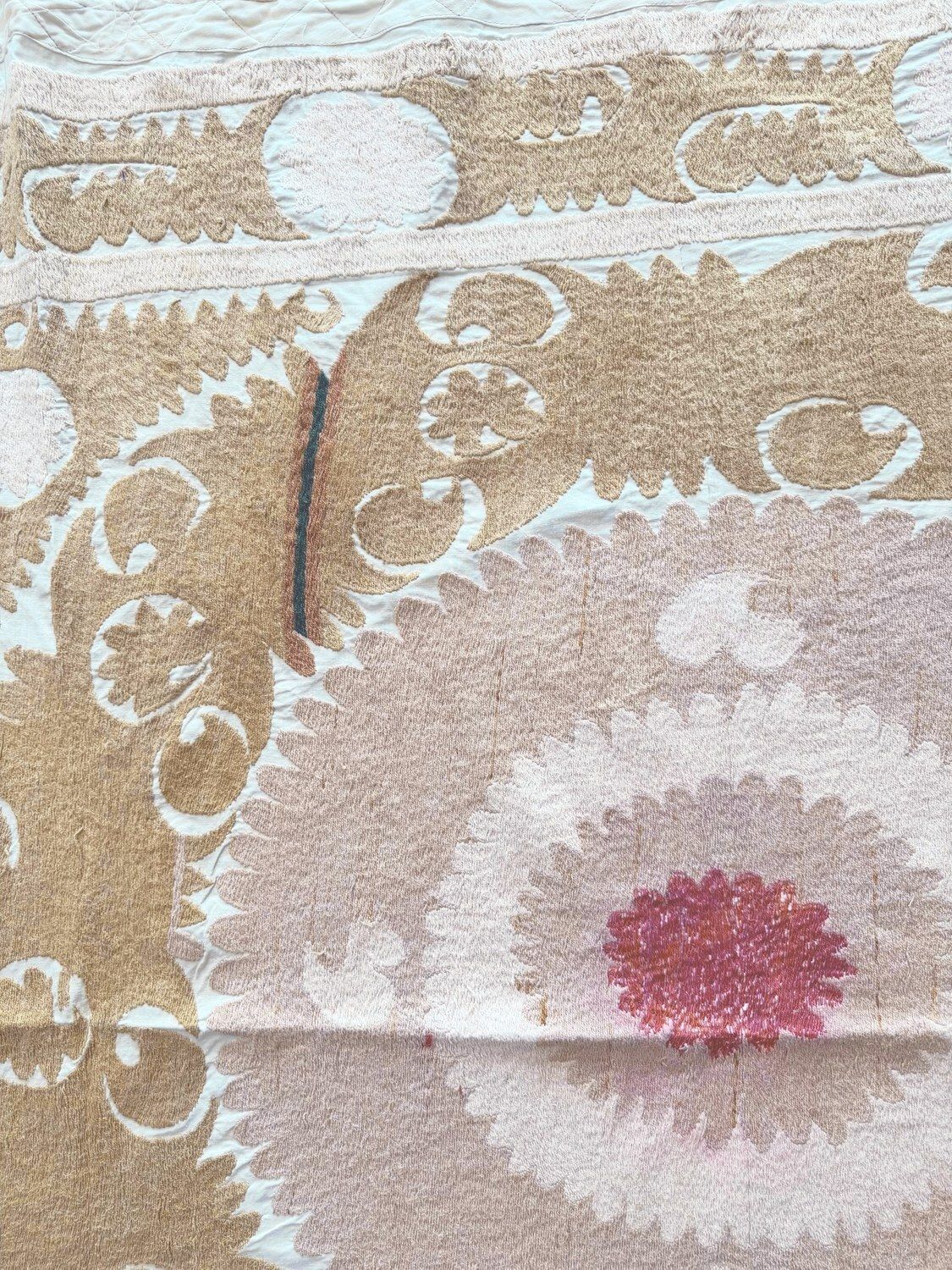 Nappe ouzbèke Suzani, textile fait main, 132 x 146 cm photo 272.0
