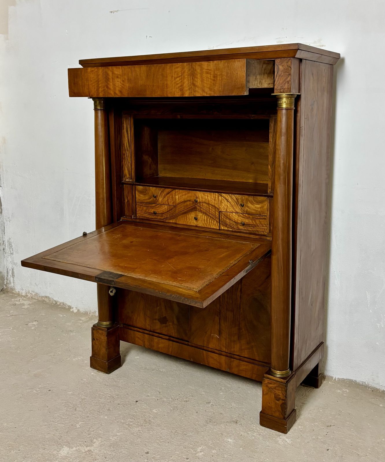 Meubels Grote Franse Empire secretaire abattant in walnoot, begin 20e eeuw photo