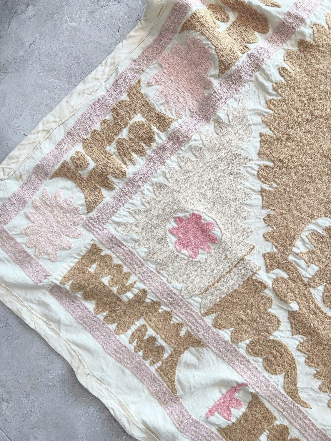Hand Embroidered Bukhara Suzani Tribal Textile 136 X 143 Cm photo vinterior