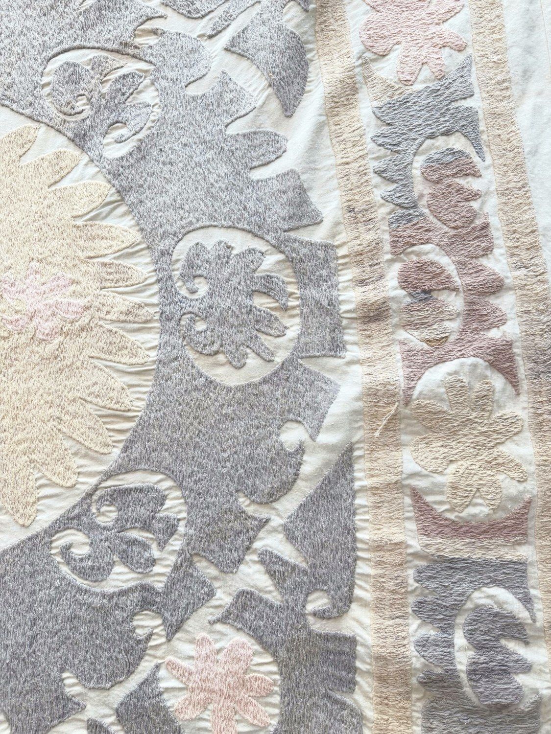 Decorative Suzani Tablecloth   4'138 X 152 Cm photo vintage