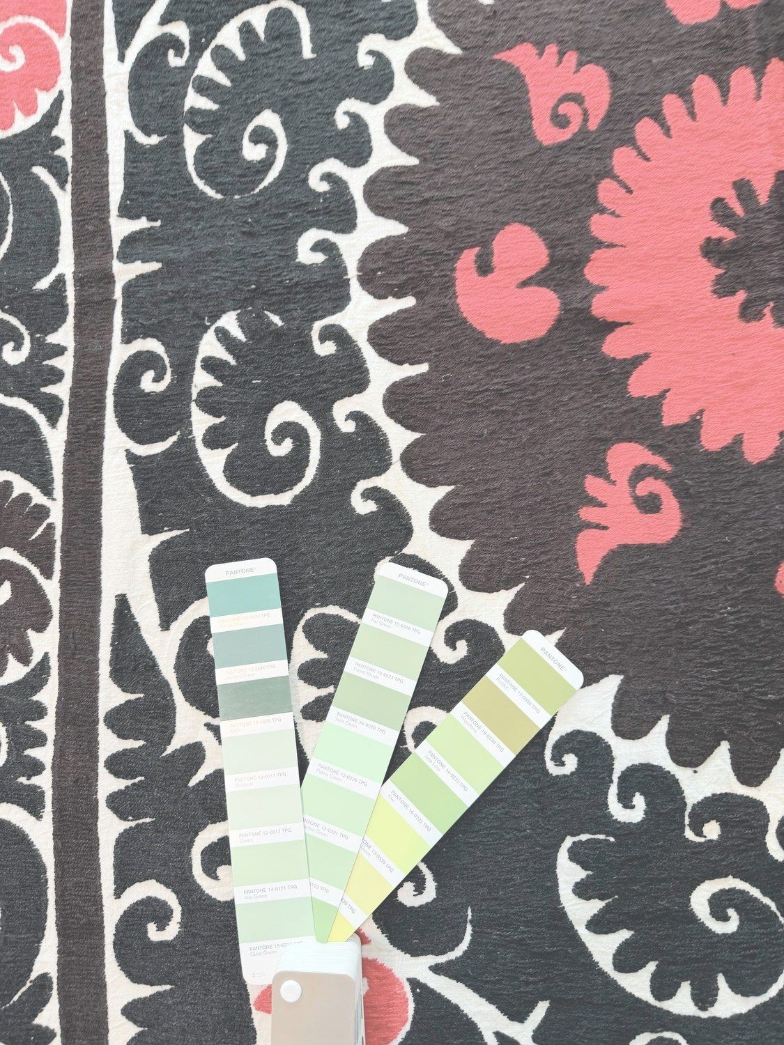 Textile mural suzani brodé à la main, marron, 140 x 156 cm photo vinterior