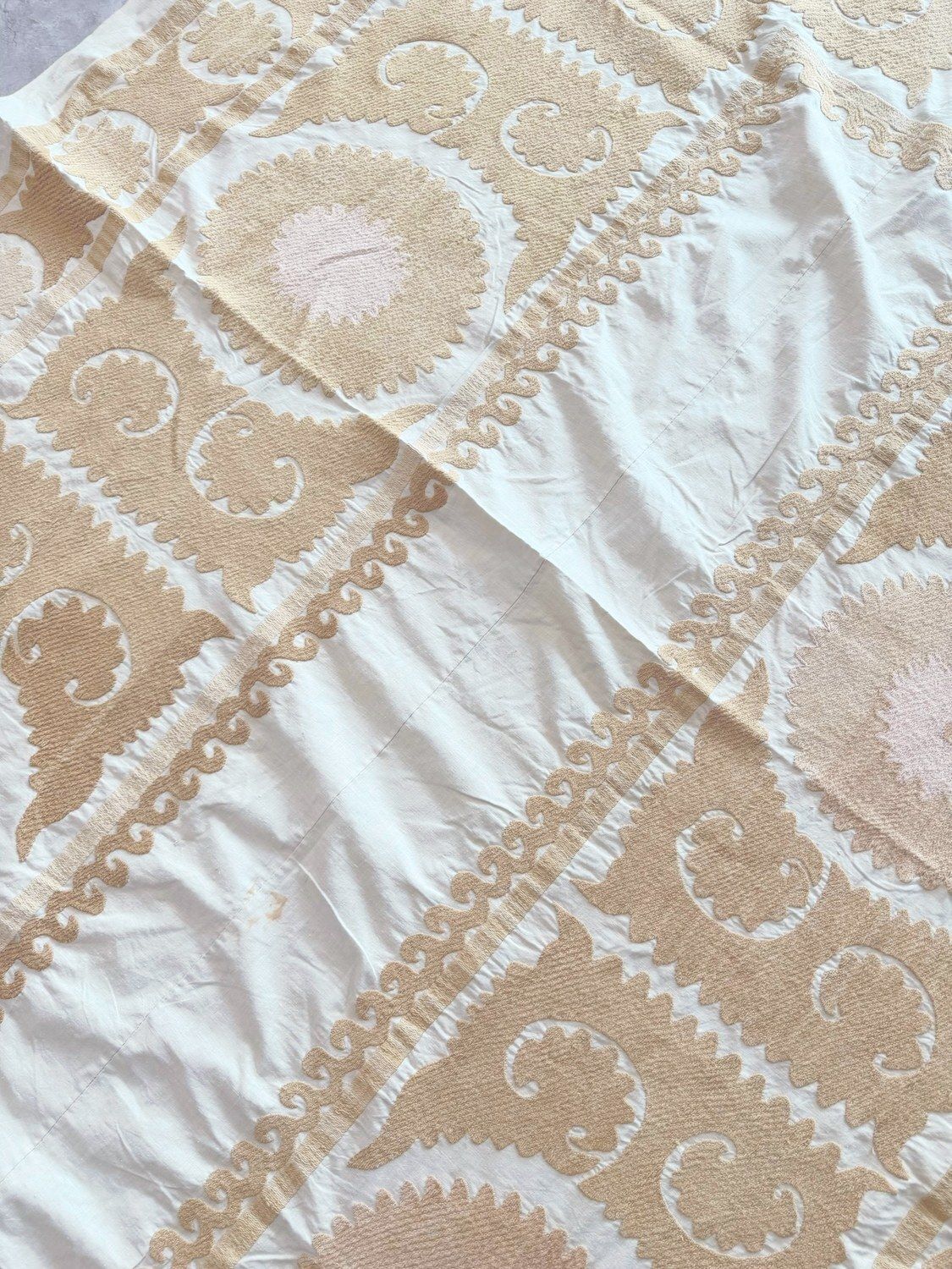 Vintage Hand Embroidered Large Suzani Bedspread 150 X 229 Cm photo vinterior