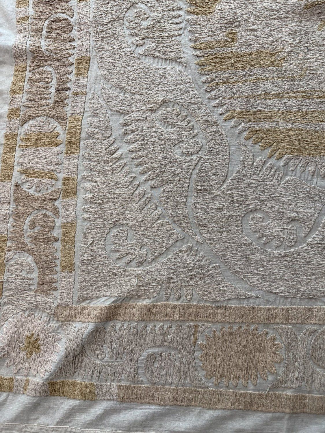 Tenture murale Bukhara Suzani brodée à la main, coton ivoire et gris, motifs ethniques, 144 x 147 cm photo Textiles