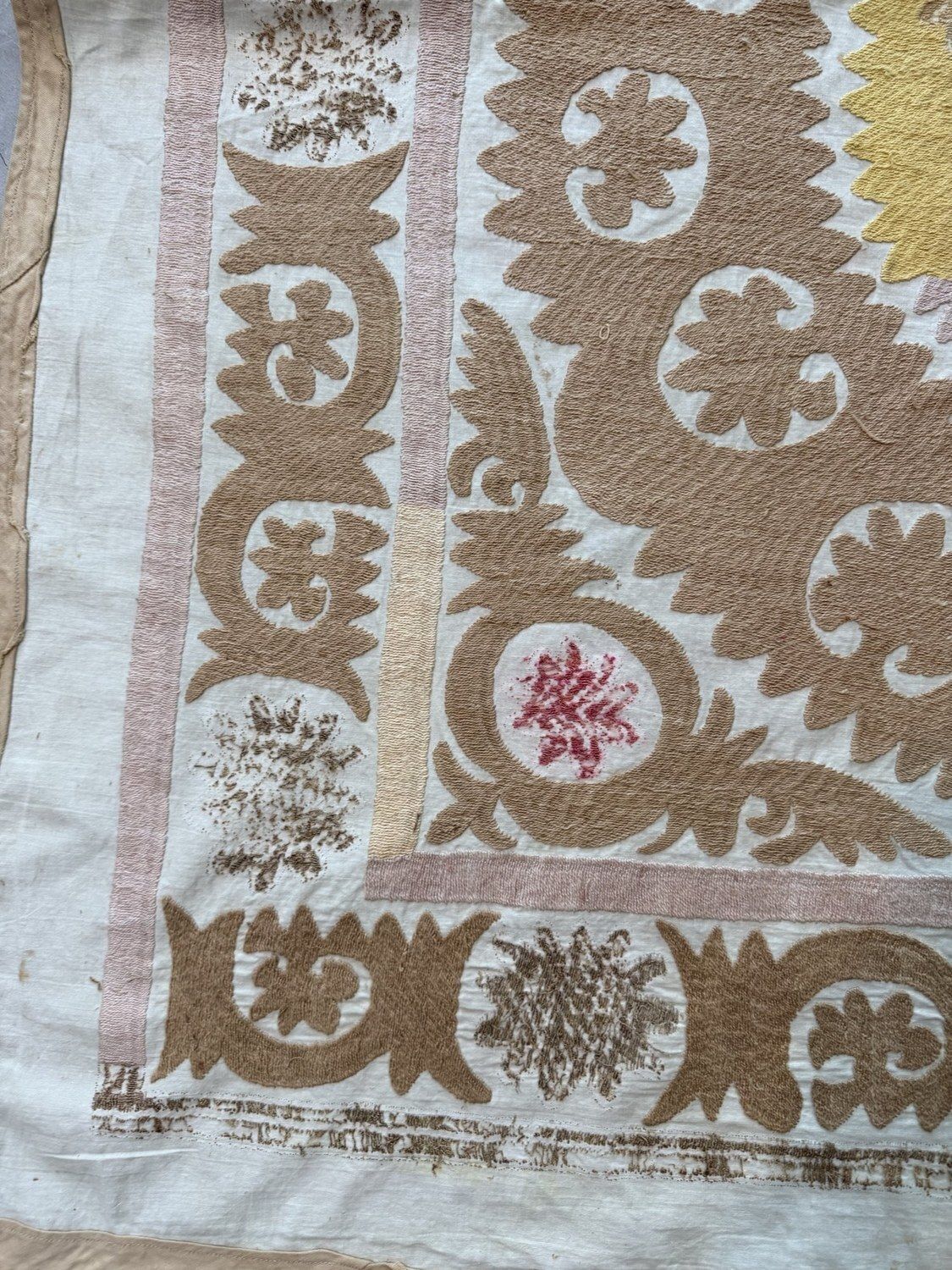 Boho bruinroze Centraal-Aziatische suzani wandkleed 123 x 125 cm photo Textiel