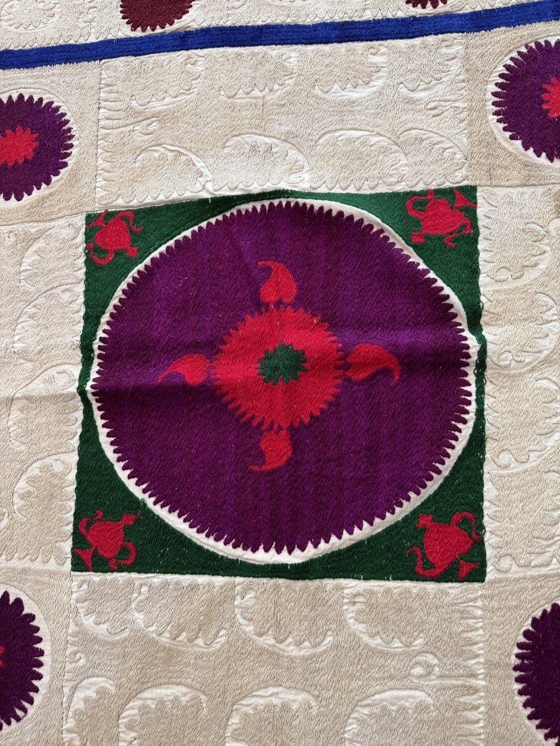 Hand Embroidered White Red Samarkand Suzani Tapestry 129 X 132 Cm photo furniture