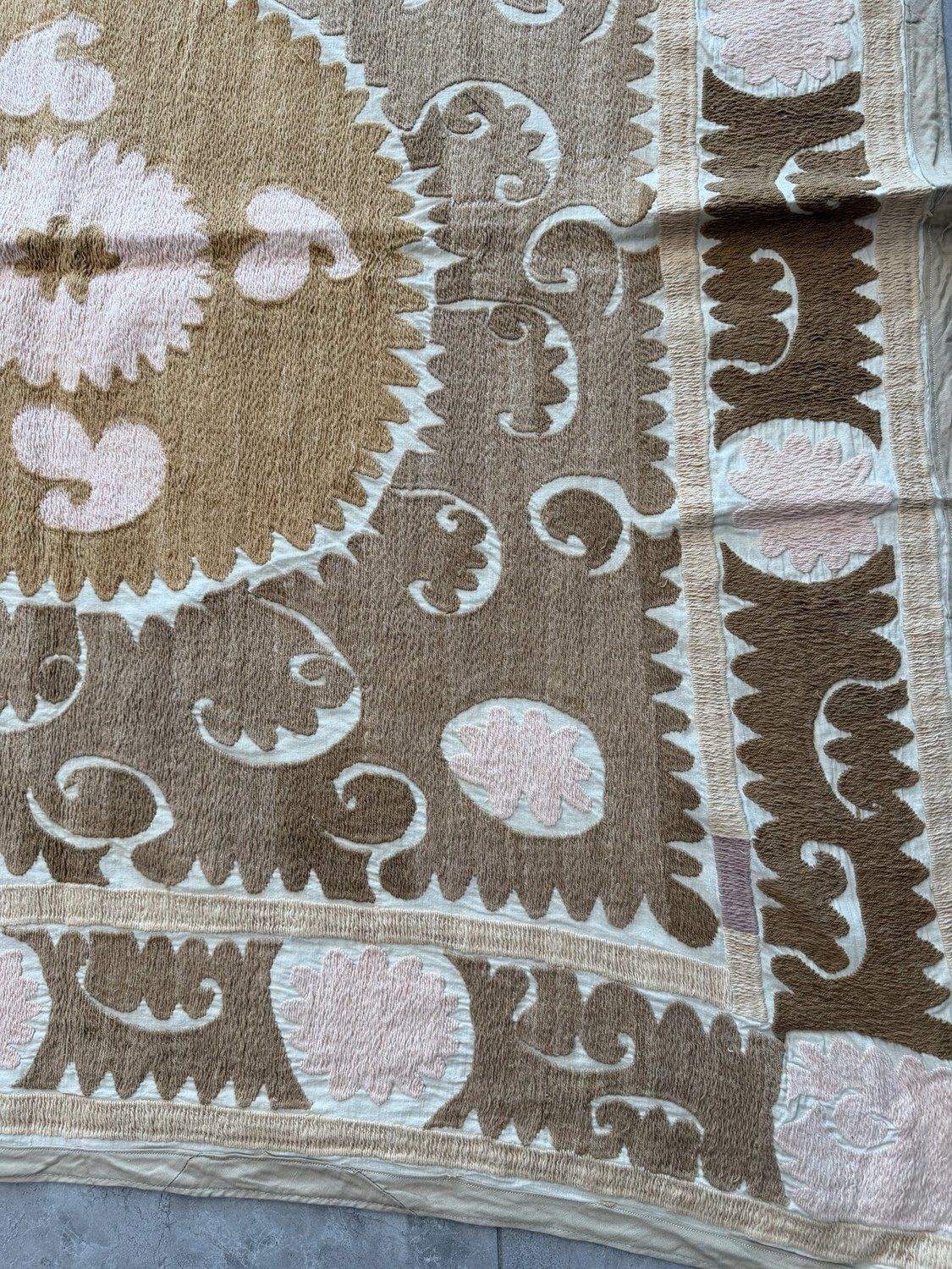 Boho Beige Orange Central Asian Suzani Wall Hanging 132 X 140 Cm photo for sale