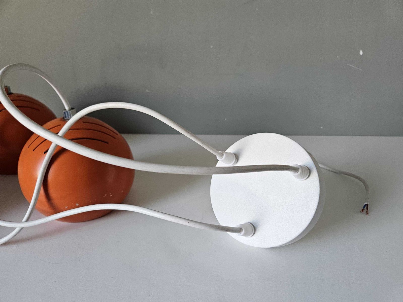 photo furniture Set van 3 oranje cascade hanglampen – Space Age bollampen, jaren 1970