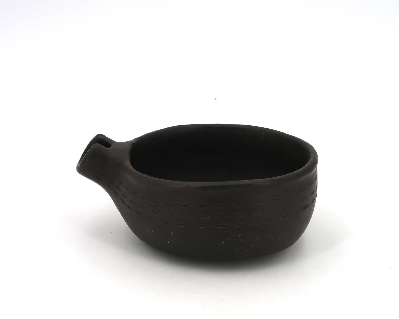Zwart keramisch terracotta kruikje – Aboriginal, La Palma, Canarische Eilanden photo for sale