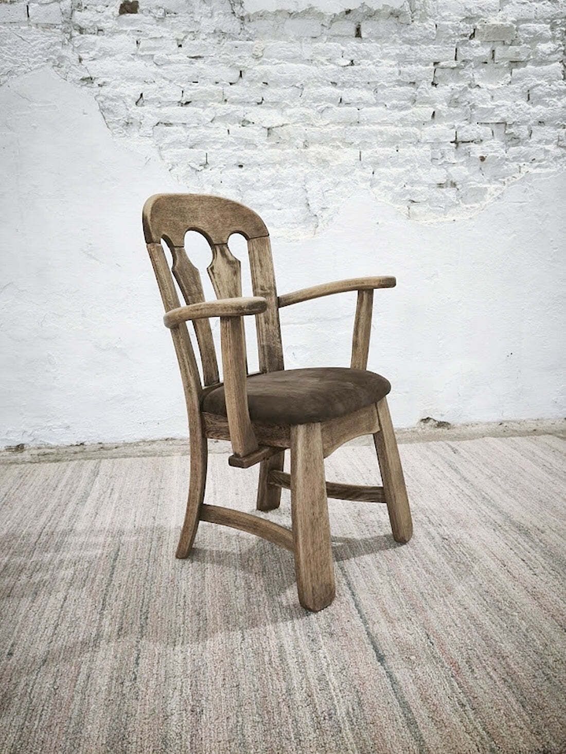 Nederlandse Brutalistische Massief Eiken Fauteuil met Opnieuw Bekleed Leren Zitting, jaren 1970 photo for sale
