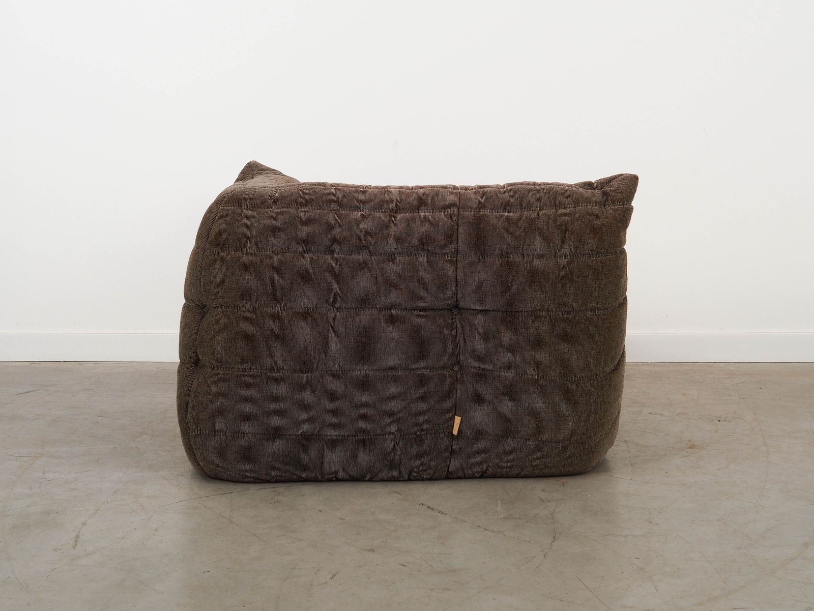 photo vinterior Canapé d'angle Togo, design français, années 1970, designer : Michel Ducaroy, fabricant : Ligne Roset