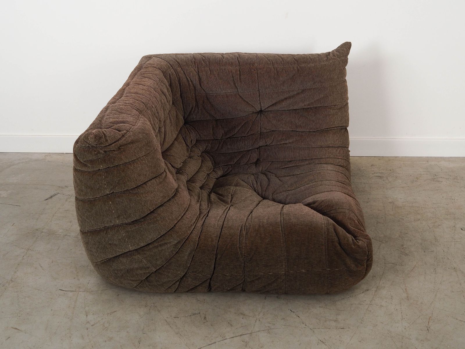 photo buy Canapé d'angle Togo, design français, années 1970, designer : Michel Ducaroy, fabricant : Ligne Roset