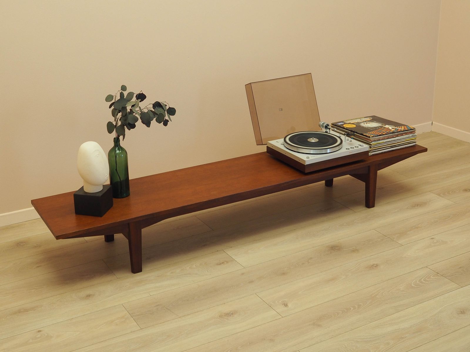 Lowboard de design danois, années 1970, fabriqué au Danemark photo for sale