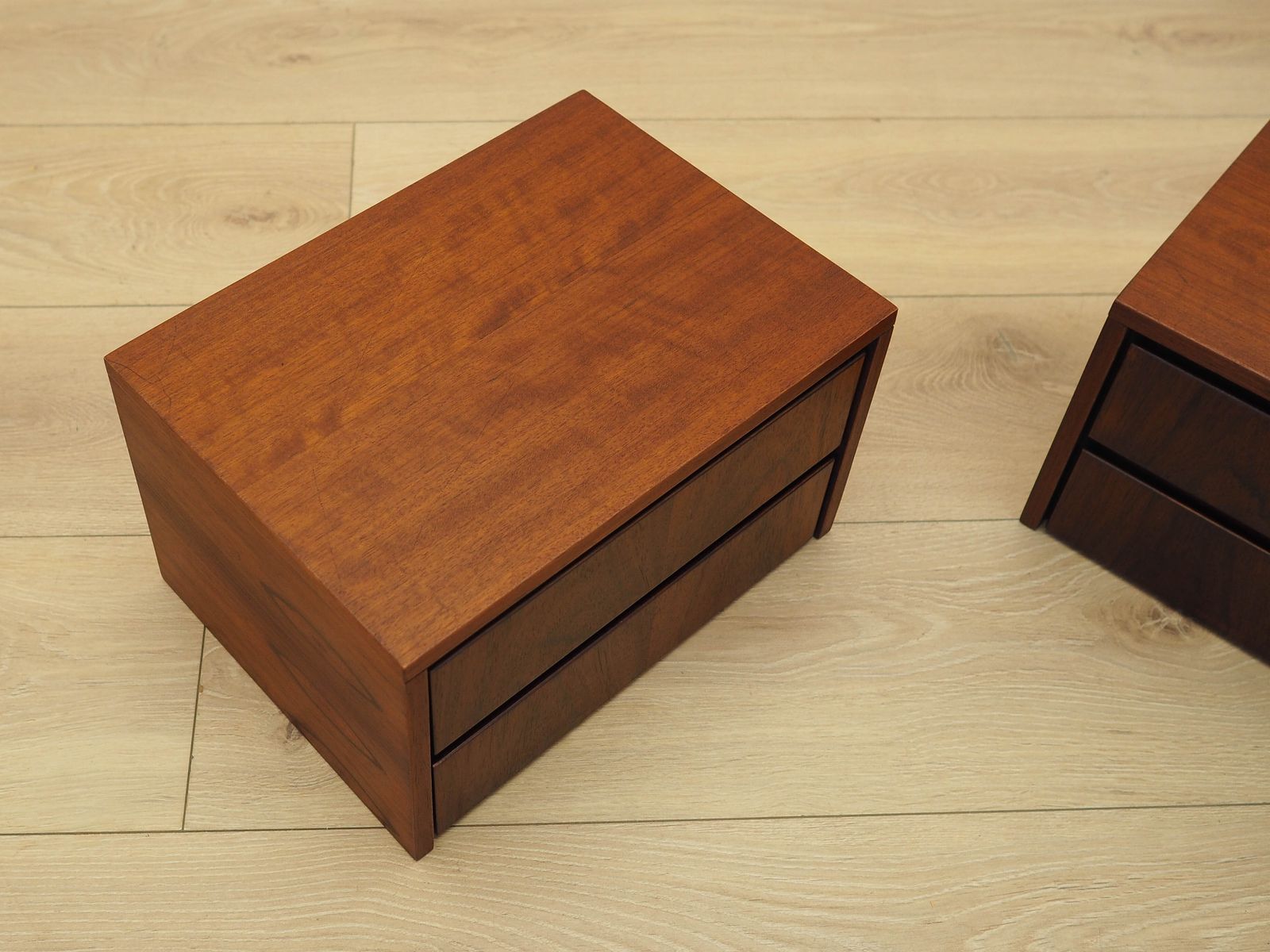 Set van twee wandkasten, Deens design, jaren 1970, gemaakt in Denemarken photo furniture